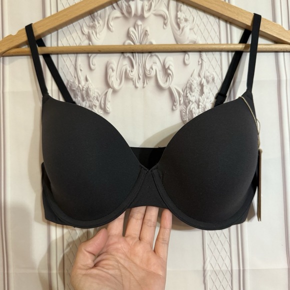 NWT SKIMS Fits Everybody T-Shirt Demi Bra Onyx Black Size 32D $54 - Picture 4 of 9